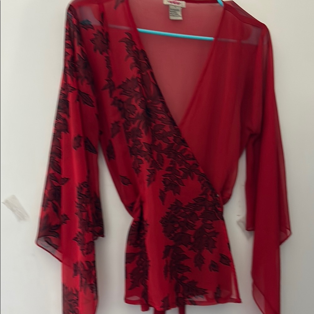 Elegant Red Wrap Blouse with Leaf Design - Picture 5 of 5